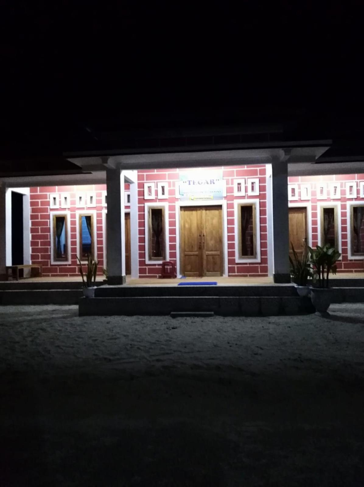 Penginapan Tegar Sawarna Exterior foto