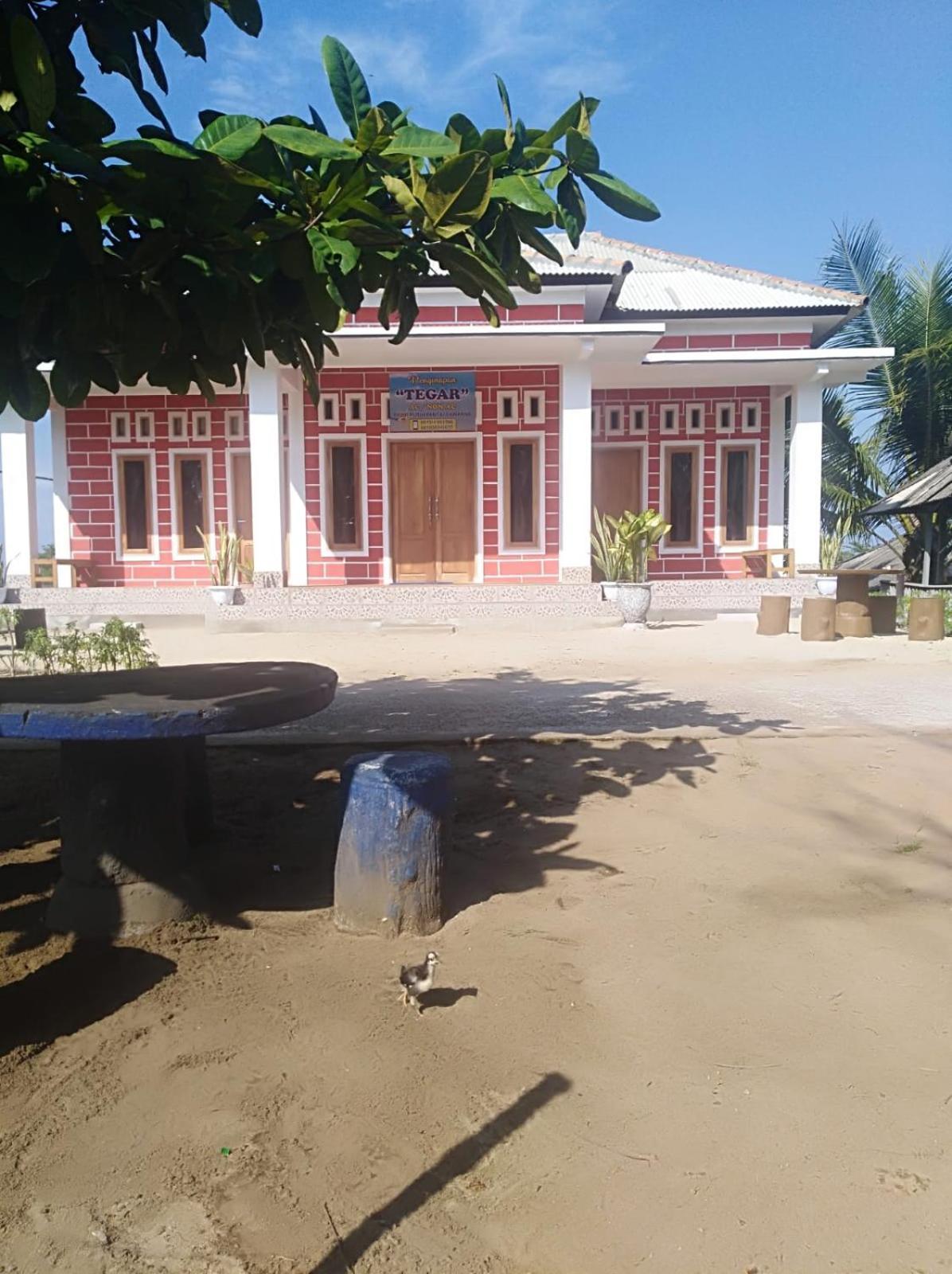 Penginapan Tegar Sawarna Exterior foto